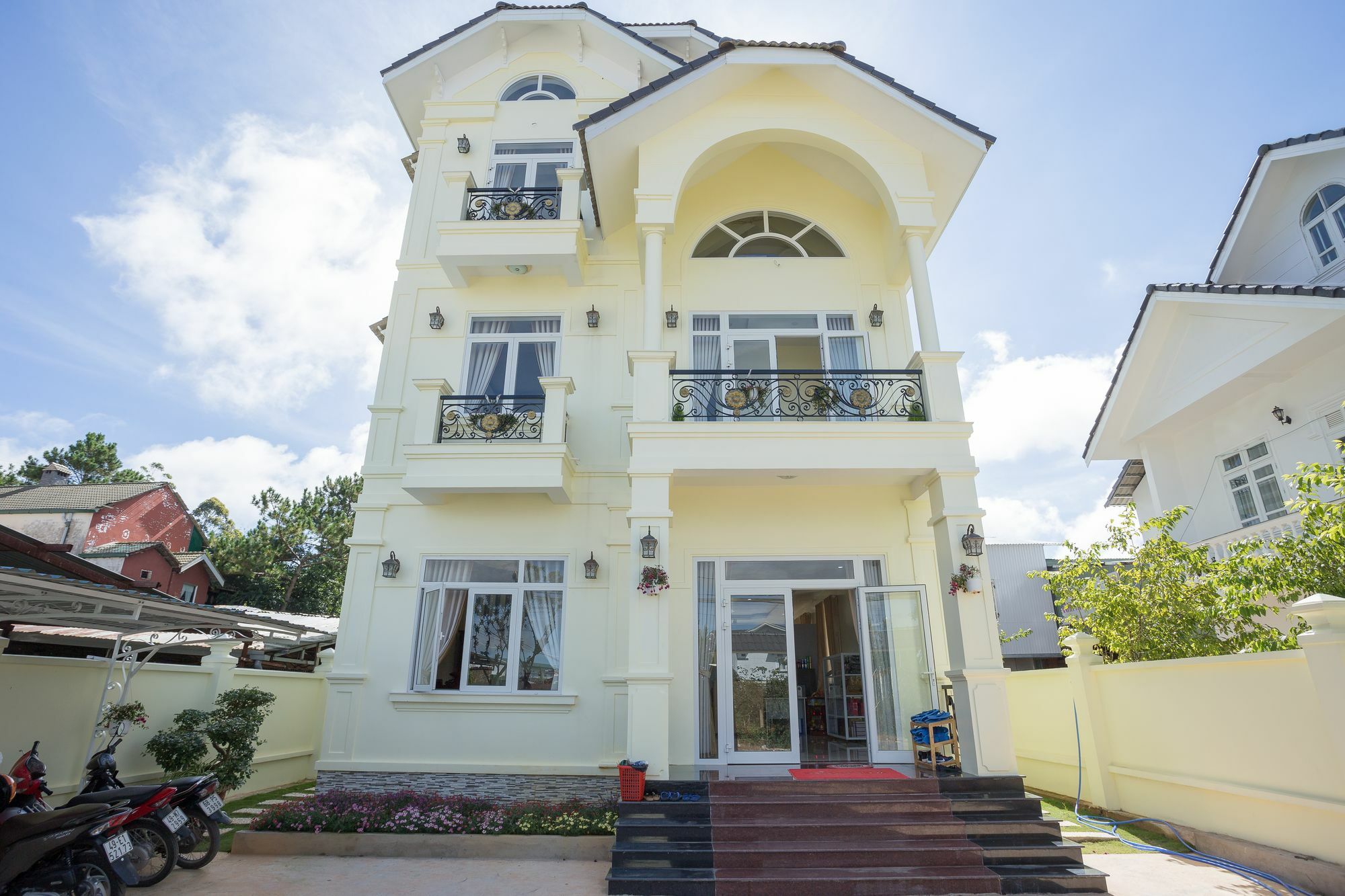 Biet Thu Du Lich Atiso Apartment Dalat Luaran gambar